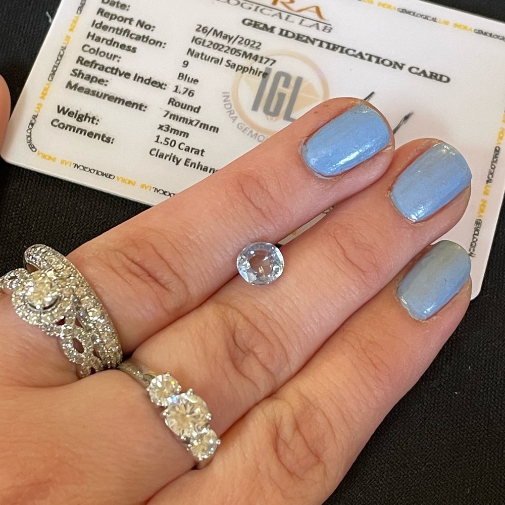 1.5ctw Natural Light Blue Sapphire (AAA)